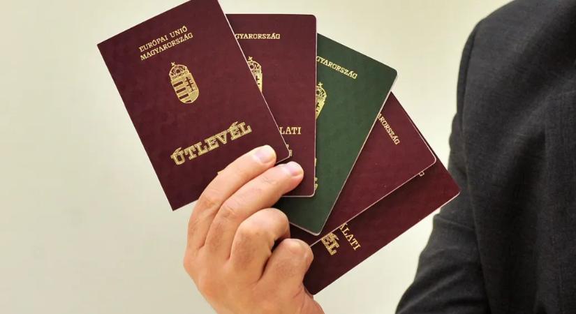 Orbán Viktor török barátja, az Alapjogokért Központ vezetője, Rúzsa Magdi és Rákay Philip is kapott diplomata-útlevelet