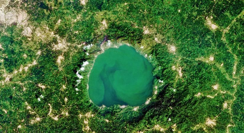 Egy meteorbecsapódás változtatta aranybányává ezt az afrikai vidéket – A Bosumtwi-tó csodája
