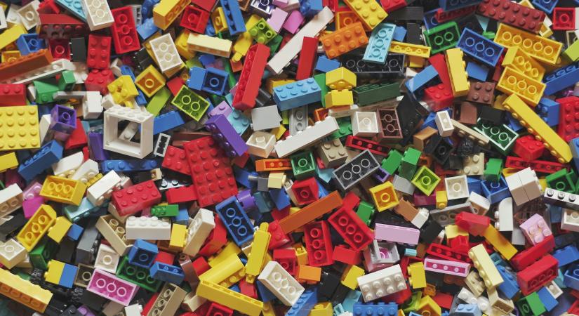 Gyereknap számokban: ennyit költenek a magyarok LEGO-ra, Kinderre és játékokra