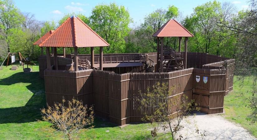 Meglepetésfigura és táncház várja a gyerekeket a Rönkvárnál szombaton
