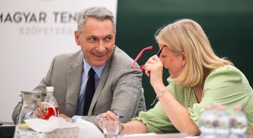 Lázár János elköszönt a tagságtól