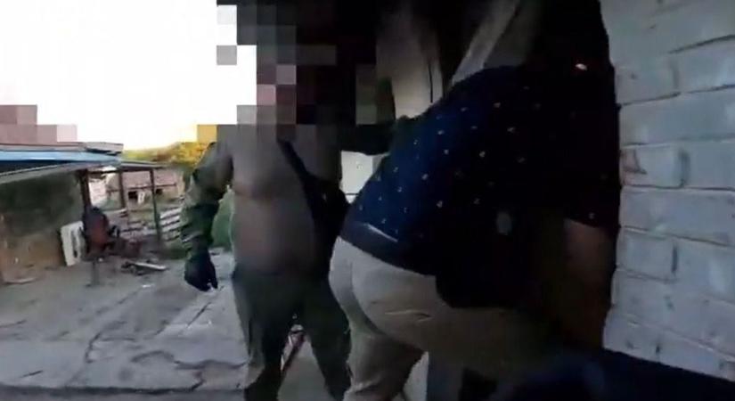Nemcsak az ágyától vett búcsút, videón a kunszenti díler pocsék reggele – videó