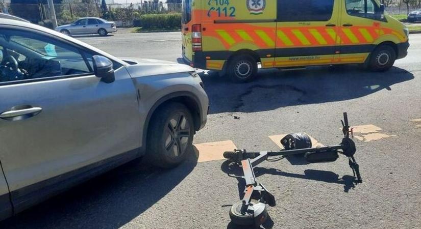 A zebrán gázolták el a rollerest, mentők is érkeztek a 13 éves mátészalkai kislányhoz