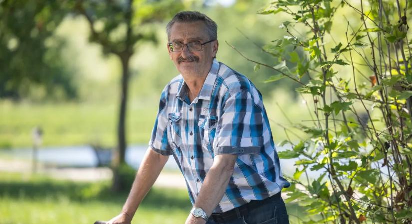 Fia után halt az apa, mindkettejüket hiába próbálták újraéleszteni - nehéz pillanatokról mesélt a mentős, aki 45 év után nyugdíjba ment