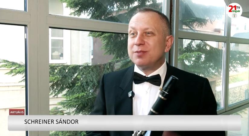 „Azt csinálja, amit szeret” - Schreiner Sándor jubileumi koncertje a megyei filharmóniában (videó)