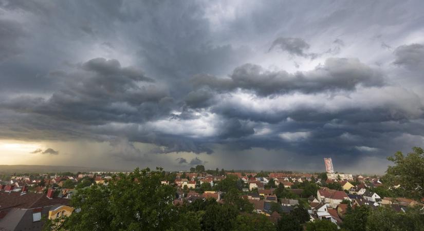 Hidegfront zúdít szelet és viharokat az országra, 17 vármegye sárgult be