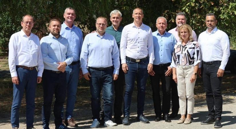 Megyei Jogú Városok polgármesterei: a kormány tárgyaljon az önkormányzatokkal a szolidaritási adóról, hatásköri reformokról, ahogy ígérte!