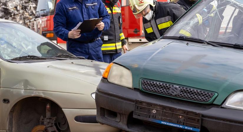 Újabb hármas karambol a 81-esen: félpályás útzár van érvénybe