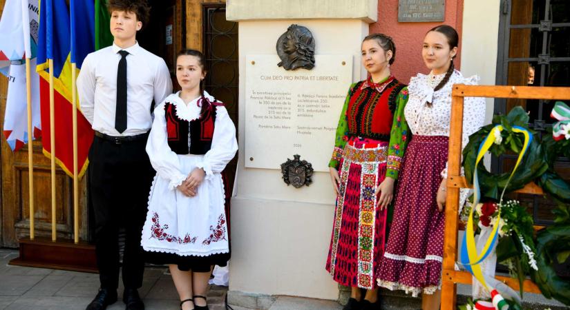 Emléktáblát avattak II. Rákóczi Ferencnek Szatmárnémetiben (VIDEÓ)