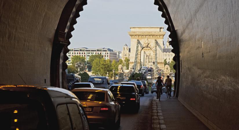 BL-döntő: hatalmas tömeg árasztja el holnap Budapestet, teljesen felfordul a közlekedés