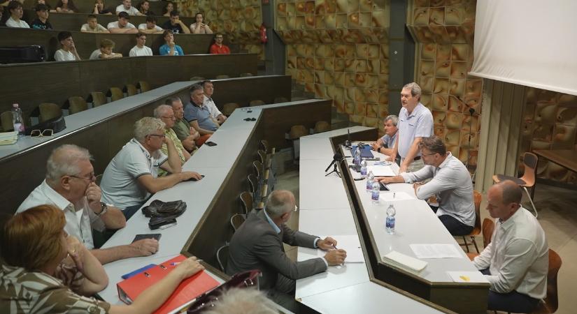 Gazdára talált az „ASE Örökös Tagja” elismerés is a küldöttközgyűlésen