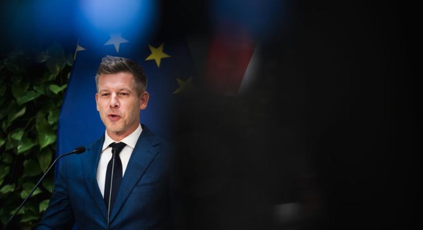 Magyar Péter: Egyetlen ára volt a 6000 milliárd forintos uniós források hazahozatalának