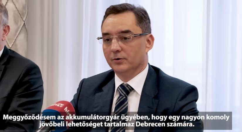 Papp László ma is megvédte az akkumulátorgyárakat