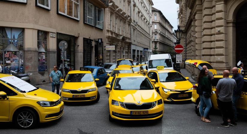 Mégsem drágul a taxizás Budapesten