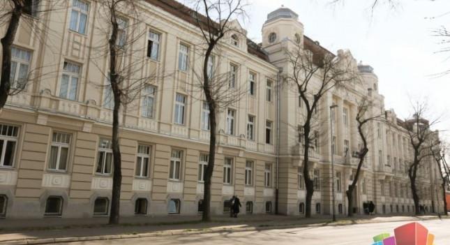 Magyar zászlóégetés Szabadka központjában
