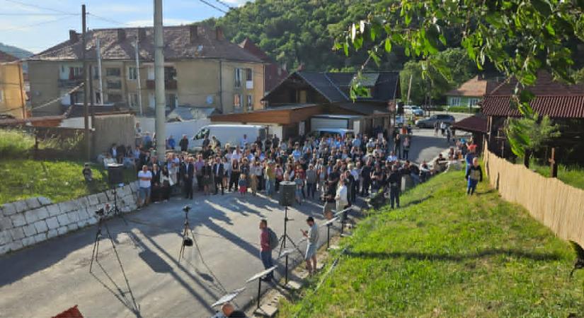 Nehéz igazságok és fájó csend: egy éve nyelte el a víz a parajdi sóbányát (VIDEÓ)