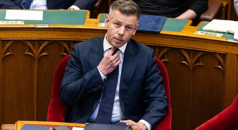 Magyar Péter válaszolt Orbán Viktornak: „Egyetlen ára volt a 6000 milliárd forintos uniós források hazahozatalának...”