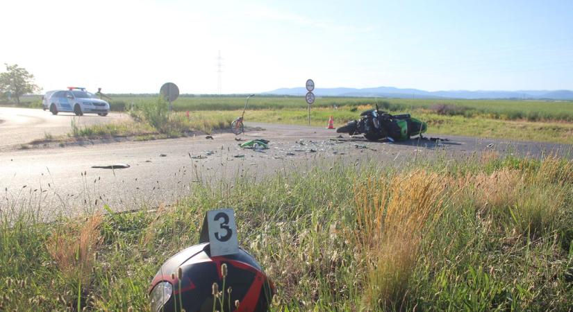 Motoros karambolozott a 3-as főúton