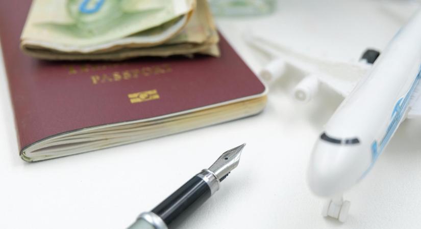 A Mol vezetőitől Rúzsa Magdolnáig: hosszú a diplomata-útlevelesek listája