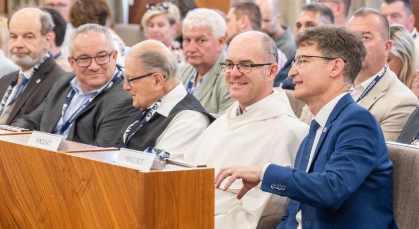 Történelmi és spirituális esemény kezdődött Székesfehérváron (galéria)