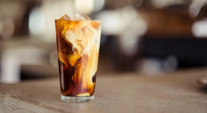Azt állítják, ettől tovább tart a koffein hatása – de mi az igazság?