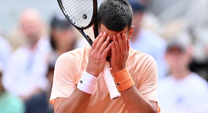 Bombameglepetés: Djokovic kétszettes előnyről kiesett a Roland Garroson