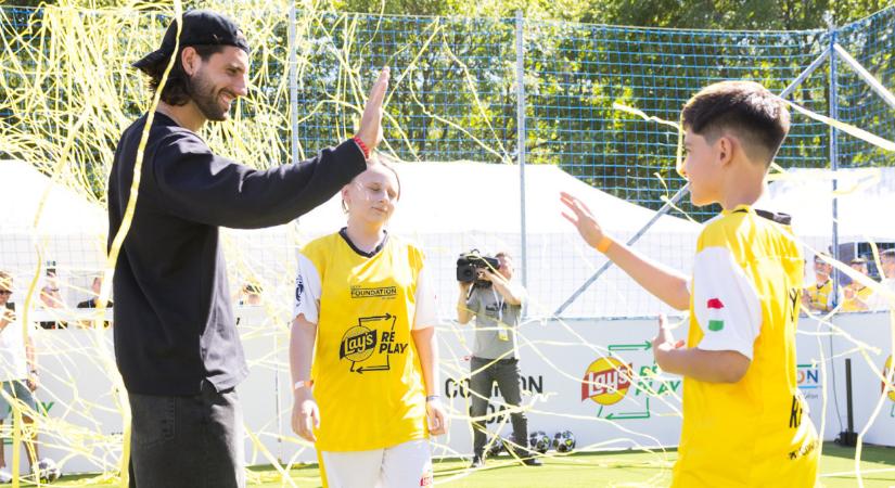 Közösségi focipályát adott át a Lay’s RePlay Budapesten