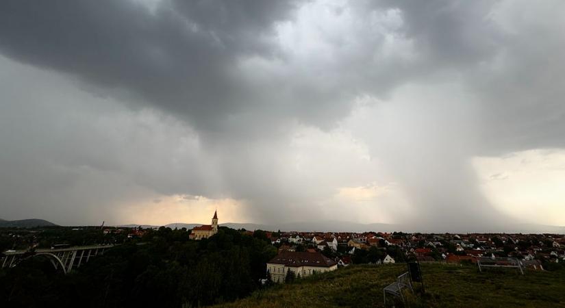Hidegfront érkezik a hétvégén: vihar válthatja a napsütést