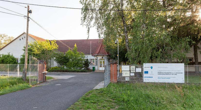 „Vagy negyven embert rúgtak ki a nagybajomi varrodából, helyükre vendégmunkásokat vesznek fel, akiket meg lehet szakítani”