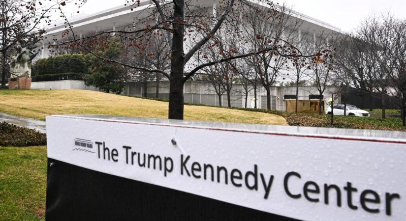 Leszedetnék Trump nevét a Kennedy-központról