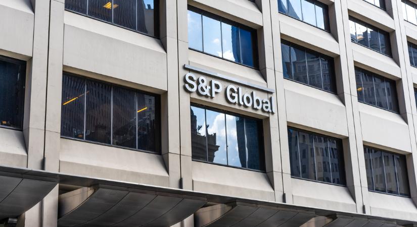 Megerősítette a magyar államadós-osztályzatot az S&P, de maradt a negatív kilátás