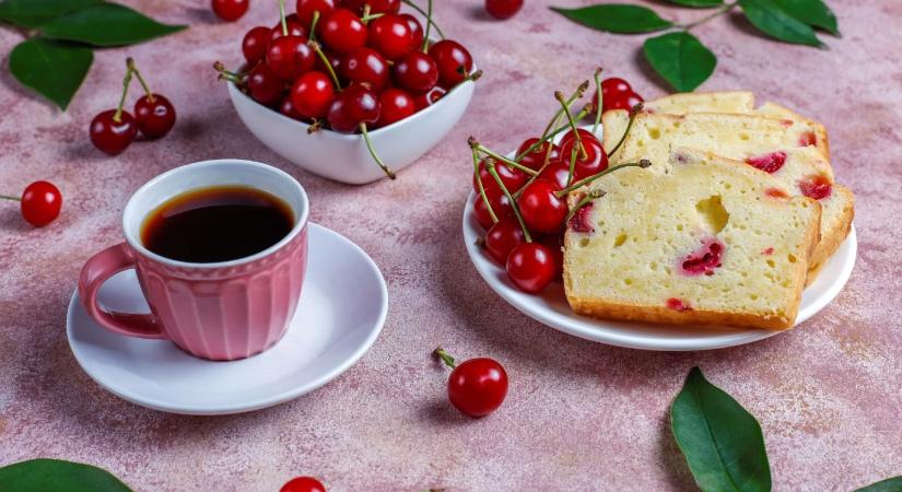 Egyszerű cseresznyés piskóta recept - a tökéletes nyári sütemény