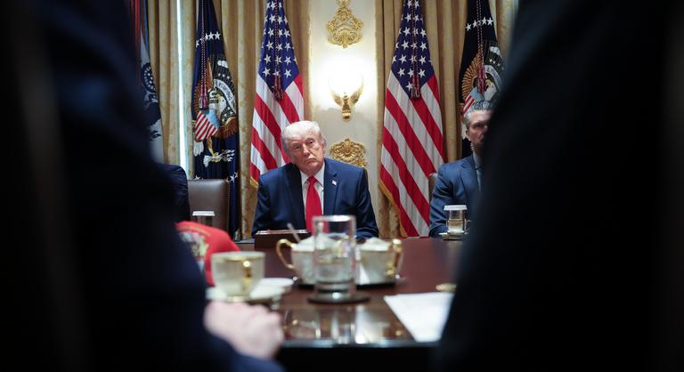 Donald Trump döntés nélkül hagyta el a Fehér Ház válságtermét, veszélybe került az iráni megállapodás