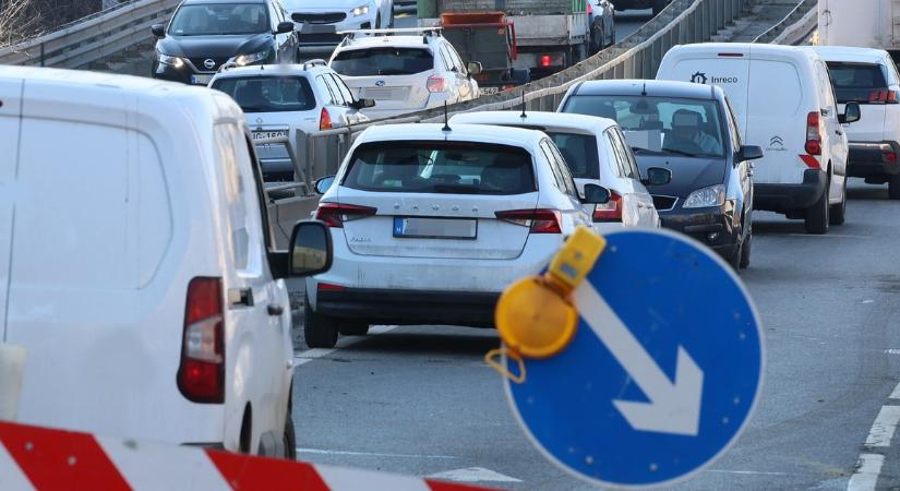 Ne autózz a hétvégén, ha nem akarsz megőrülni. Mutatjuk a pontos lezárásokat a Bajnokok Ligája meccs miatt