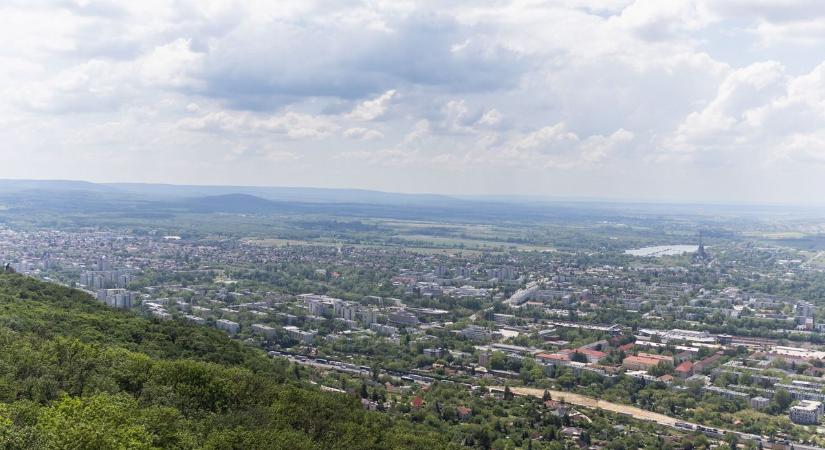 Ne ide szervezz túrát a hétvégén - lezárták a Tatabánya melletti kilátót