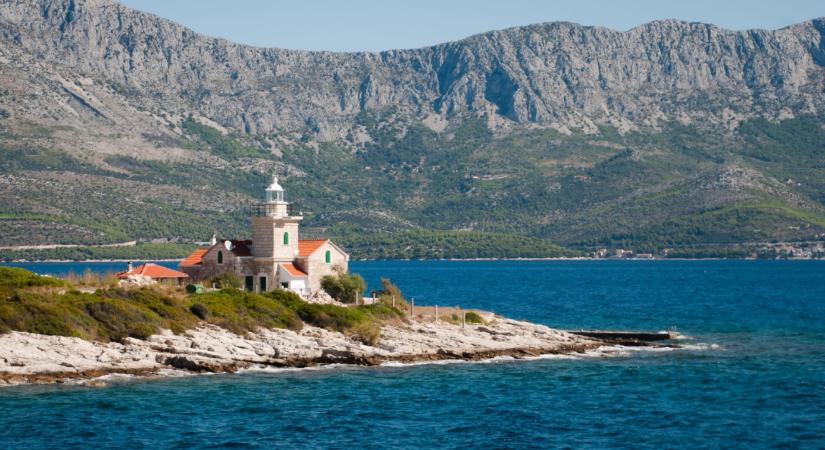 A horvát szellemfalu, ahol kihaltak a lakók, de nyáron egyetlen ember miatt mégis visszatér az élet
