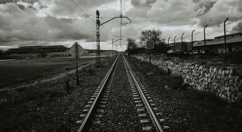 Szörnyű vonatbaleset Budapesten: Több, mint százan utaztak a szerelvényben