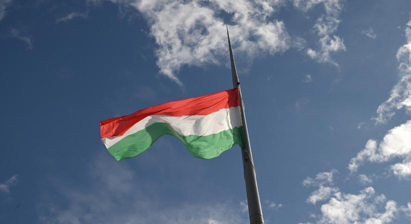 Magyar zászlót égettek középiskolás diákok Szabadkán