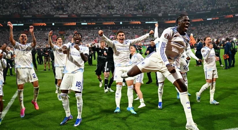 Ha ma este az Arsenal nyer a Puskásban, akkor a szupergazdag angol Premier League besöpri mind a három kupagyőzelmet