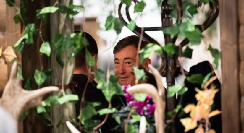 A Brendonból és a 2Rule-ból is kivettek pár száz milliót Mészárosék