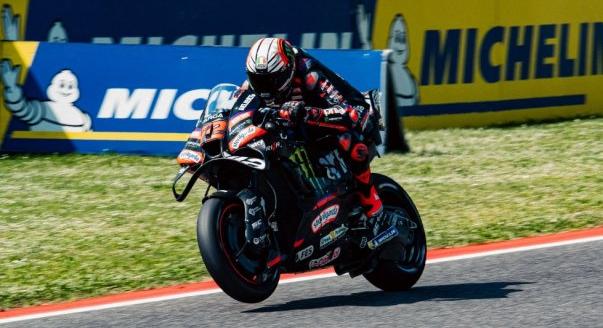 Bezzecchi rekorddal a pole-ban, tarolt az Aprilia