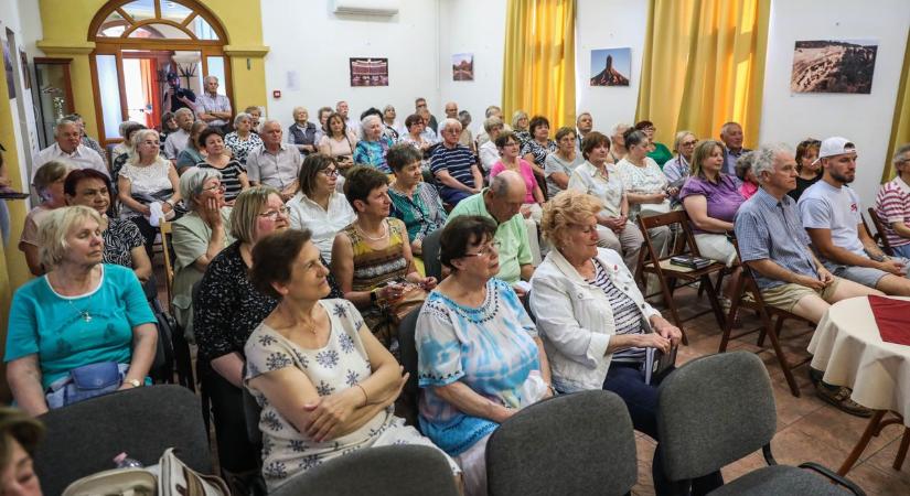 Egy évszázad története: így ünnepelték a 100 éves dr. Széll Kálmánt a Herényiek Házában - fotók