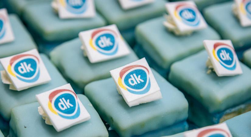 Rosszul sáfárkodott a DK a hozzá befolyt összegekkel