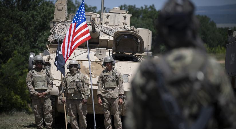 Tátongó űr marad Európa védelmén Trump sértődése után, és talán a Kreml terroristája fogja betömni