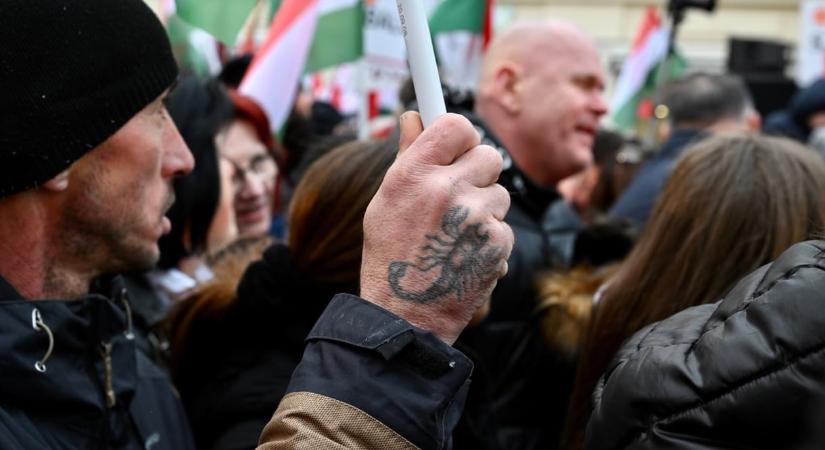 A rendőrség meggyanúsított egy embert, aki Orbán országjárásán erőszakoskodott az ellentüntetőkkel