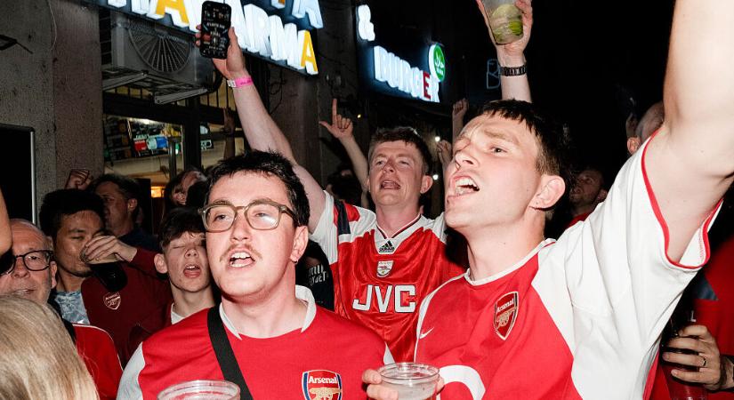 Futball-láz Budapesten: így ünnepeltek a döntő előtt a PSG és az Arsenal szurkolói