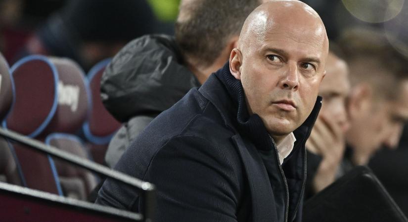 Szenzációs hír: Arne Slot távozik a Liverpooltól