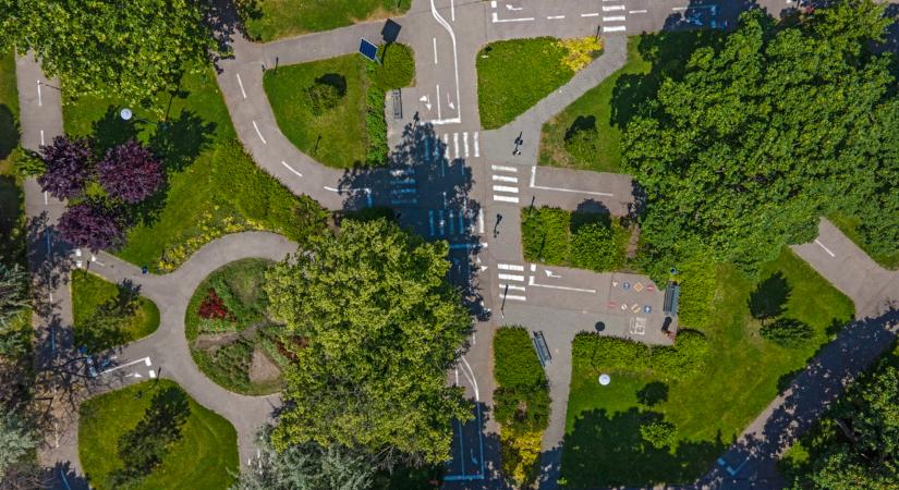 Új utakon a gyerekekkel  Válogatás a Budapest 150 parkja című könyvből