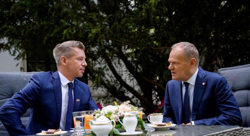 Donald Tuskék vagy Magyar Péterék? Ki vitte haza gyorsabban az EU-s forrásokat?