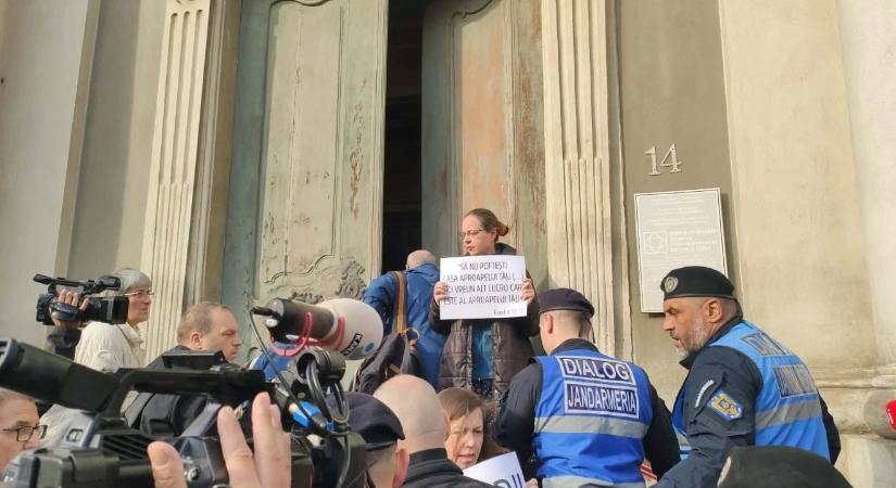 Nemzetközi fellépést sürget az EMNT a nagyváradi premontrei rendház ügyében